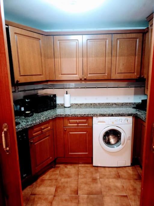 奥维耶多Apartamento Entre Estaciones公寓 外观 照片