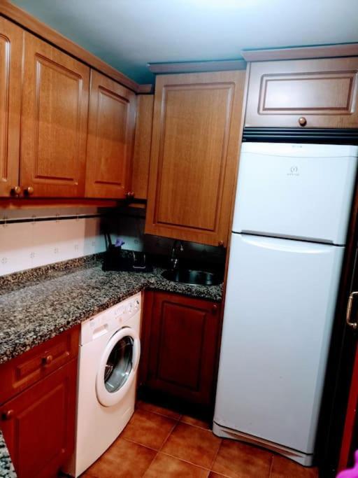 奥维耶多Apartamento Entre Estaciones公寓 外观 照片