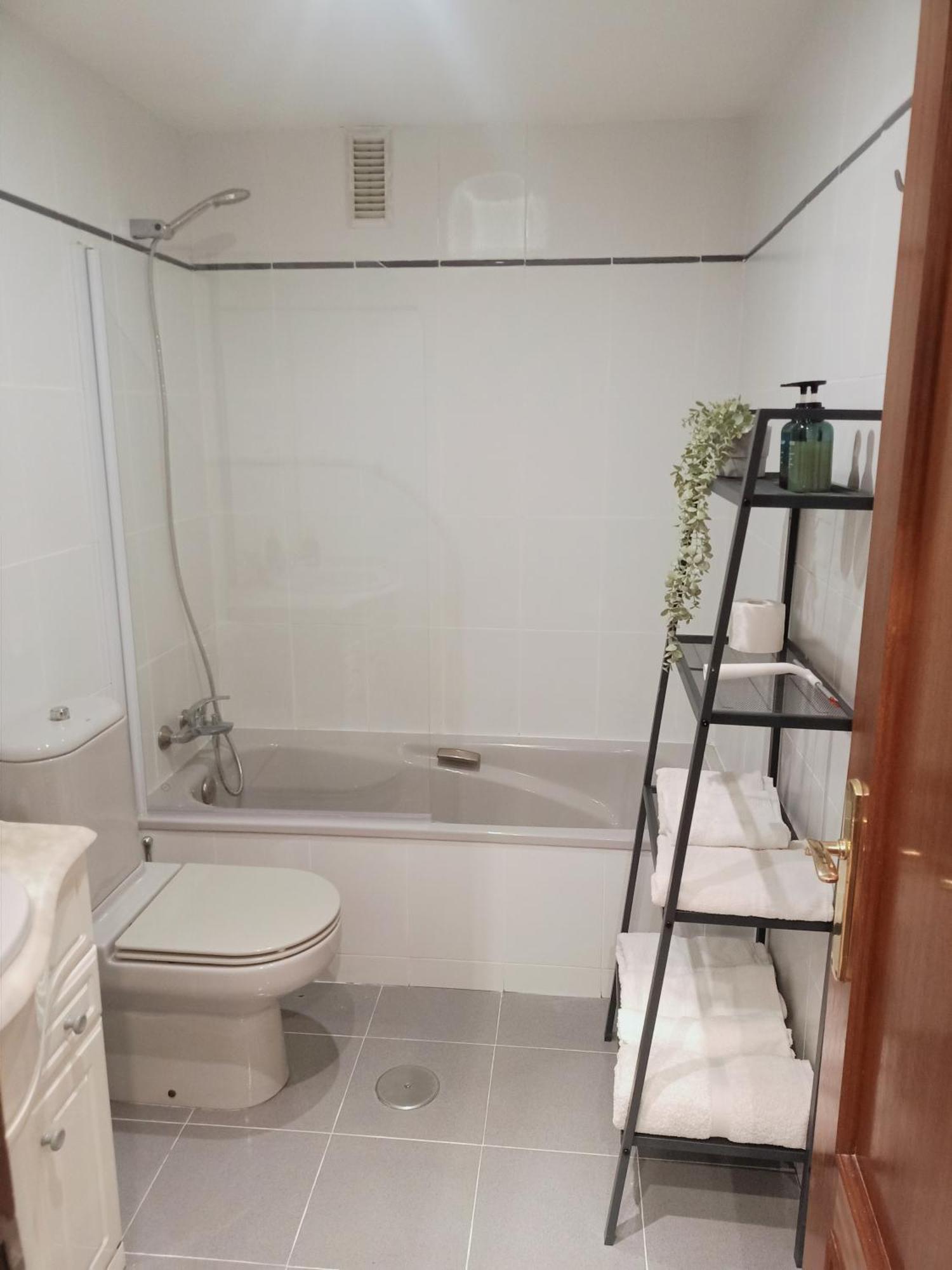 奥维耶多Apartamento Entre Estaciones公寓 外观 照片